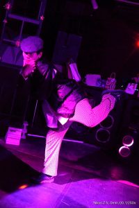 ダンスインストラクター